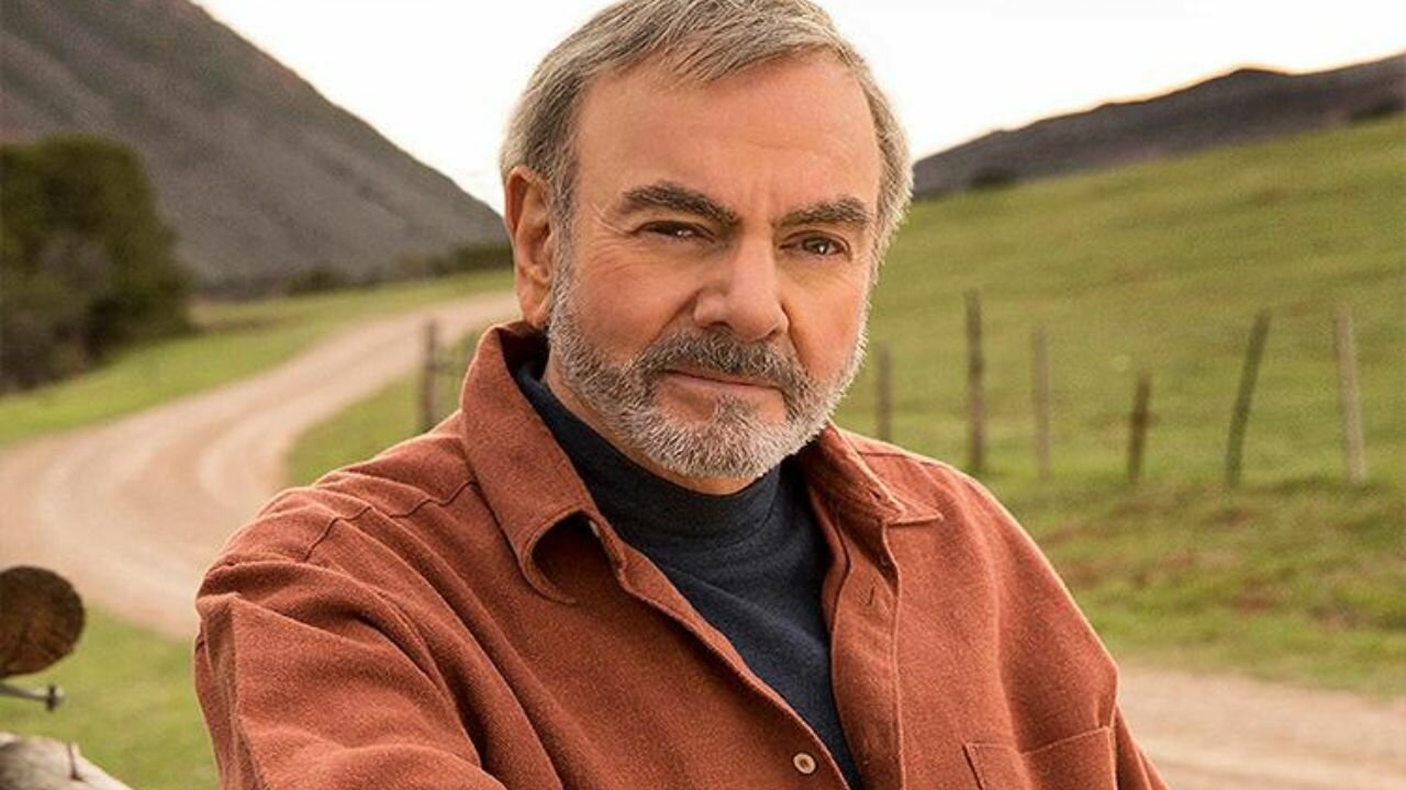 Neil Diamond Made His Rare Post-retirement Appearance 